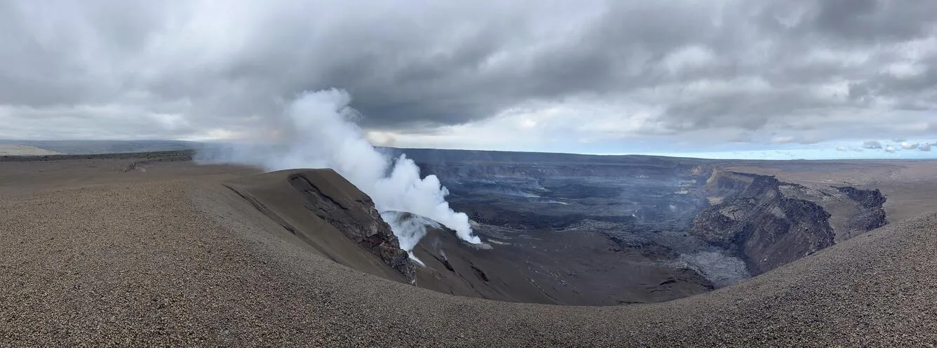 无限臀山火山口全景航拍 - 无限臀山 地质奇观